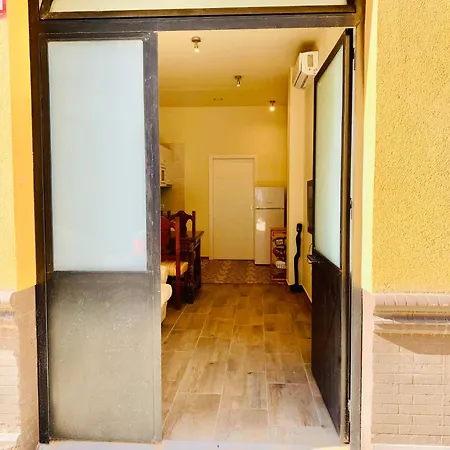 Un Espacio Diferente En Triana. Apartamento *