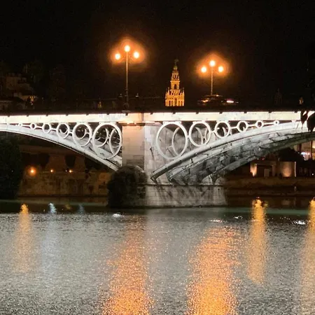 Un Espacio Diferente En Triana. *